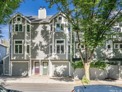 27 Lopez St