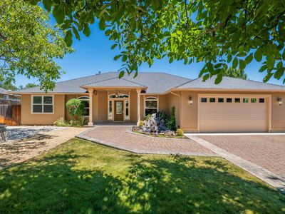 112 Orchard Ln