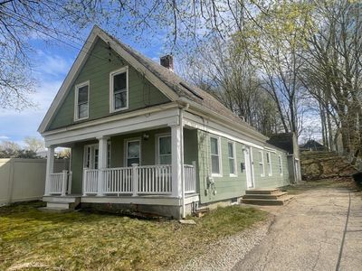 42 E Main St