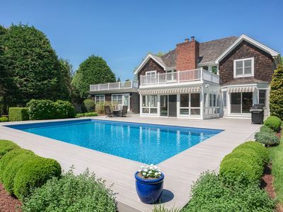 15 Swans Neck Ln