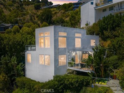 1690 N Crescent Heights Blvd