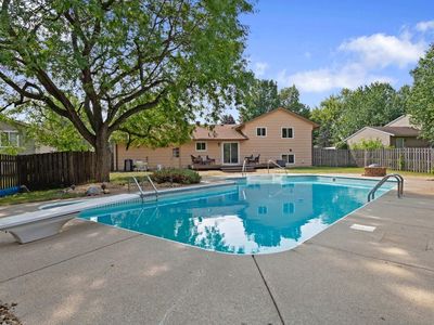 3819 Lodestone Ln