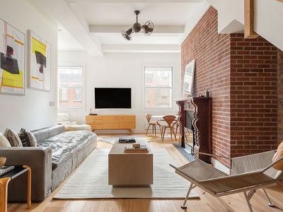 521 W 47th St