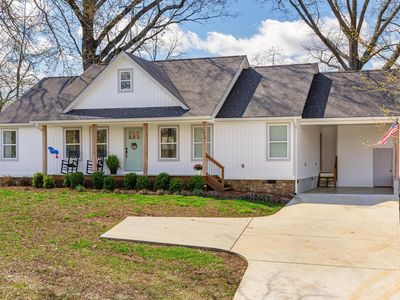1914 Bay Hill Dr