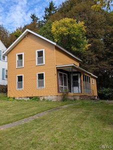 Property at 18 Elderkin Ave, Camillus, NY