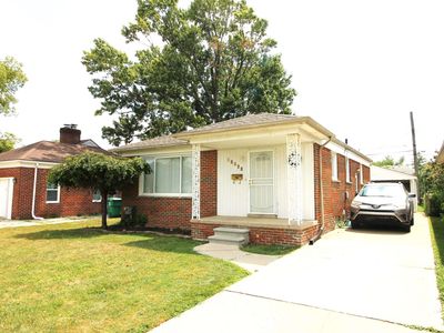 18098 Oak Ave