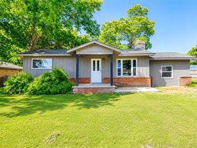 44 Lakeshore Dr