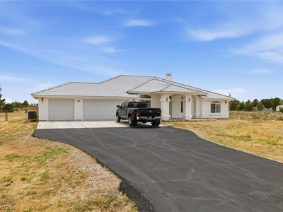 381 E Harris Farm Rd