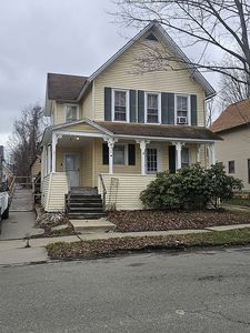 437 Clark St