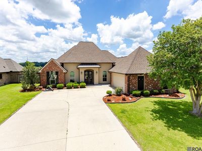 Property at 807 Spanish Oaks Dr, Brusly, LA