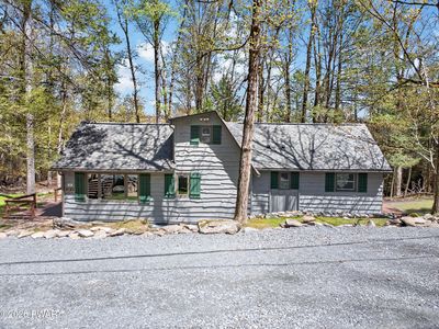 122 Deerfoot Rd