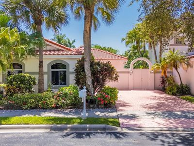Property at 1051 Bel Aire Dr W, Pembroke Pines, FL