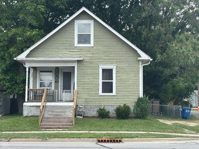 438 Colescott St