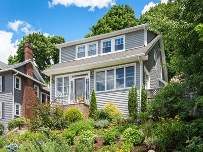 87 Redlands Rd