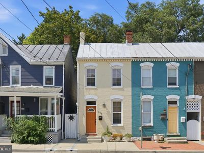225 Center St