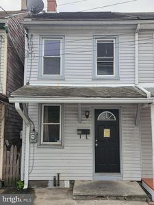 916 Elizabeth St