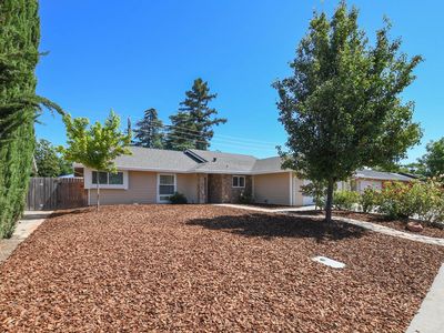 24 W Clover St