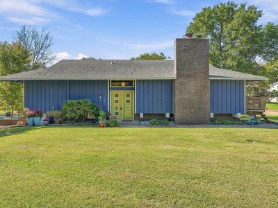 2242 N Redbud Ln