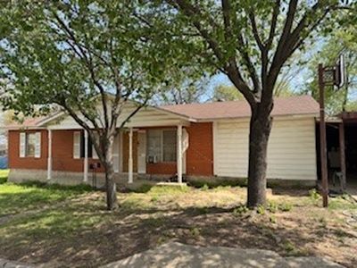 201 Hillcrest Dr