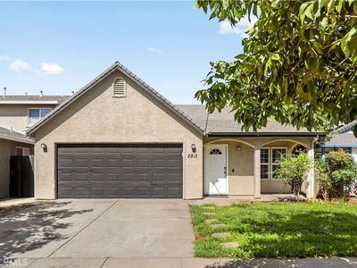 2811 Vistamont Way