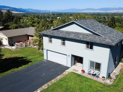 2404 Highwood Dr