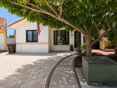 Property at 7232 W 29th Way, Hialeah, FL