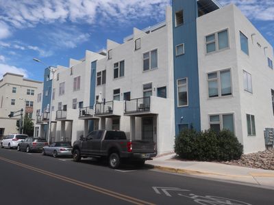 327 Platinum St SW