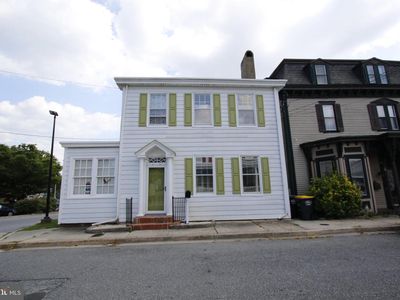 6 NW 2nd St