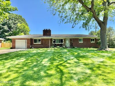 Property at 19035 W Orchard Dr, Elmore, OH
