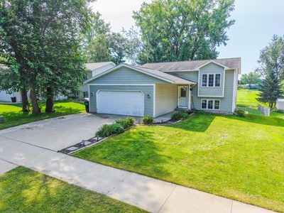 3834 Strathmore Ln SE