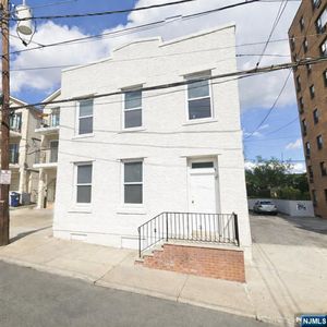 12 68th St