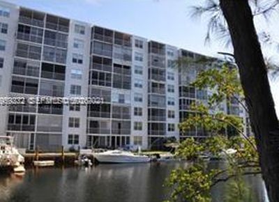 3660 NE 166th St APT 611