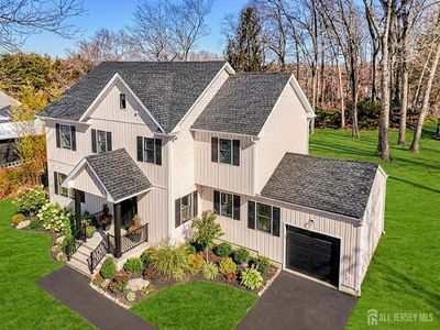 290 Fresh Ponds Rd S