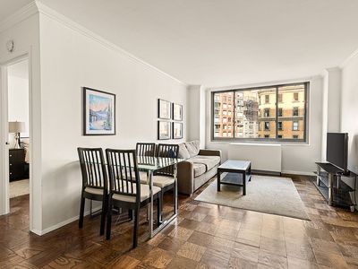 2025 Broadway APT 8E