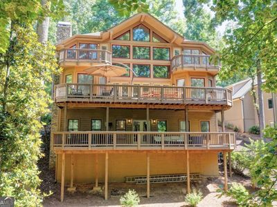 9035 Walnut Cove Ln