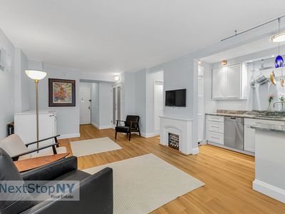 520 E 76th St APT 1F