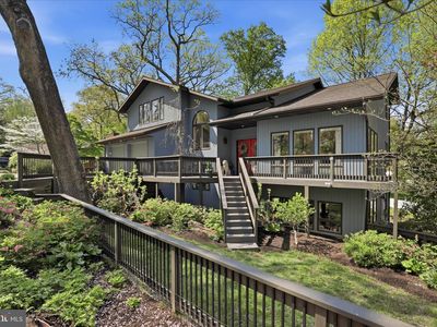 137 E Woods Dr