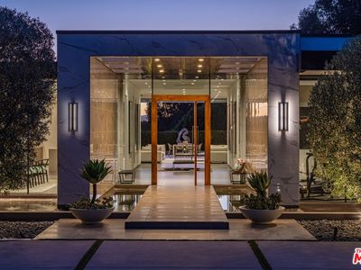 2002 Loma Vista Dr