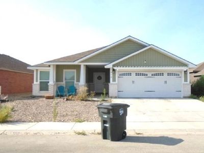 1414 Derrick Ave