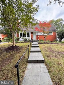 903 Peele Pl