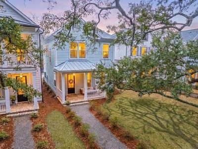 1032 Avenue Of Oaks