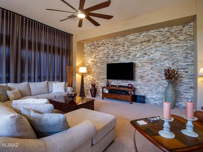 13806 N Slazenger Dr