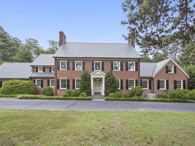 1 Lakeside Dr