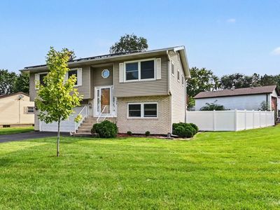 Property at 136 Augusta Rd, Oswego, IL