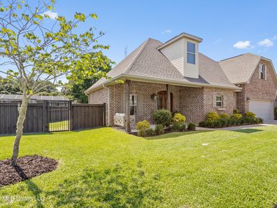 3813 Acadian Village Dr
