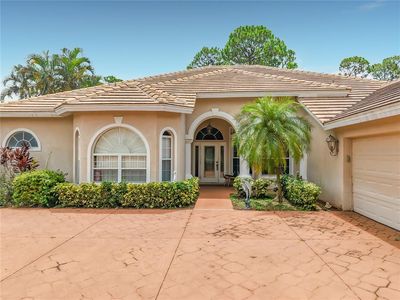 2221 Oxford Ridge Cir