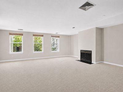 33 Chestnut St APT 104