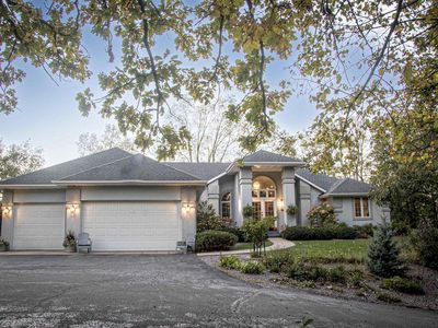 7605 North Orchard View Drive