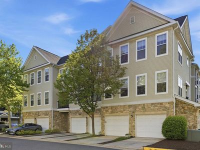 5106 Travis Edward Way APT C