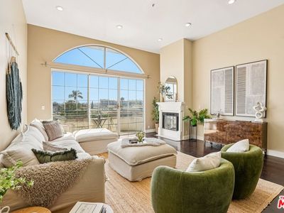 3535 Dunn Dr Penthouse 4